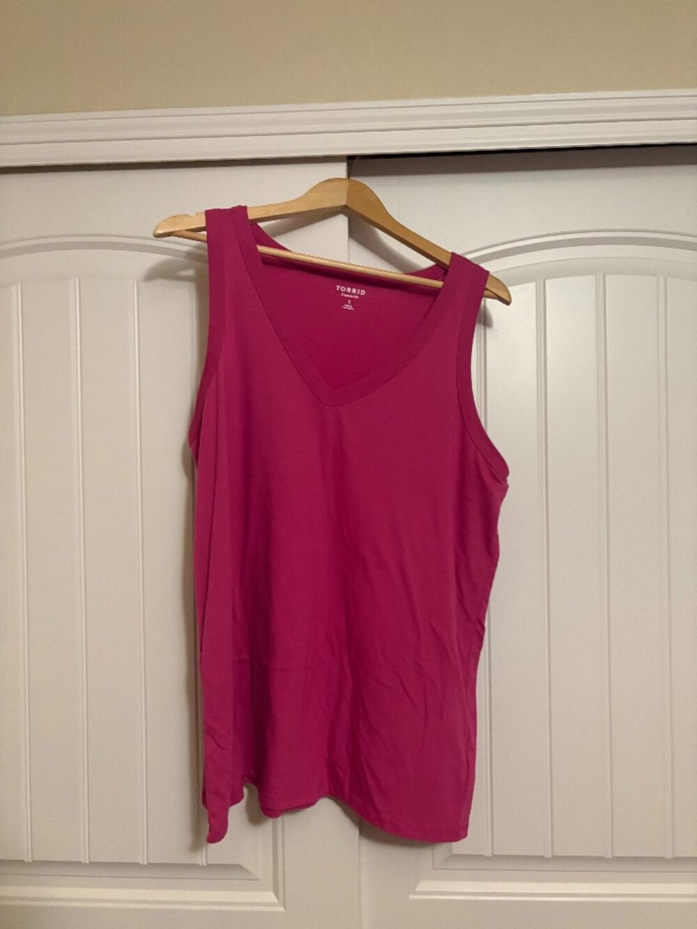 Torrid Girlfriend Signature Jersey V-Neck Tank Torrid Size 2 Size 2X Dark Pink